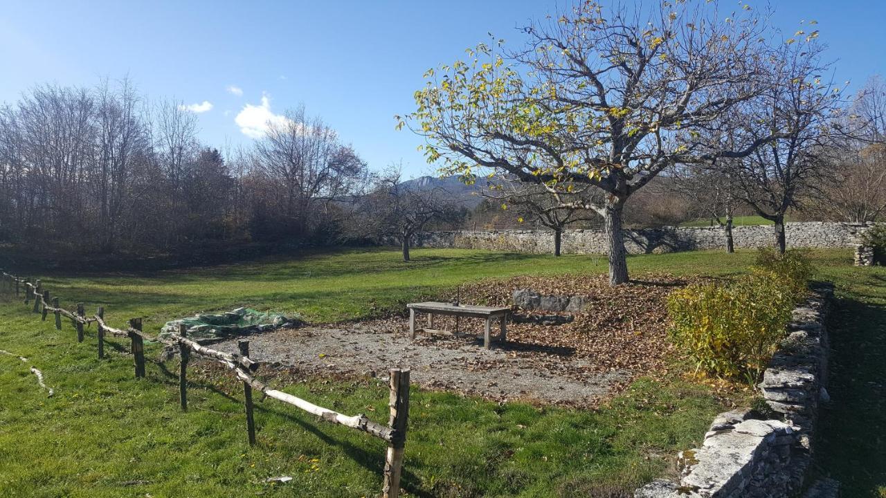 Gîte BARD des OURS Saint-Martin-en-Vercors Extérieur photo